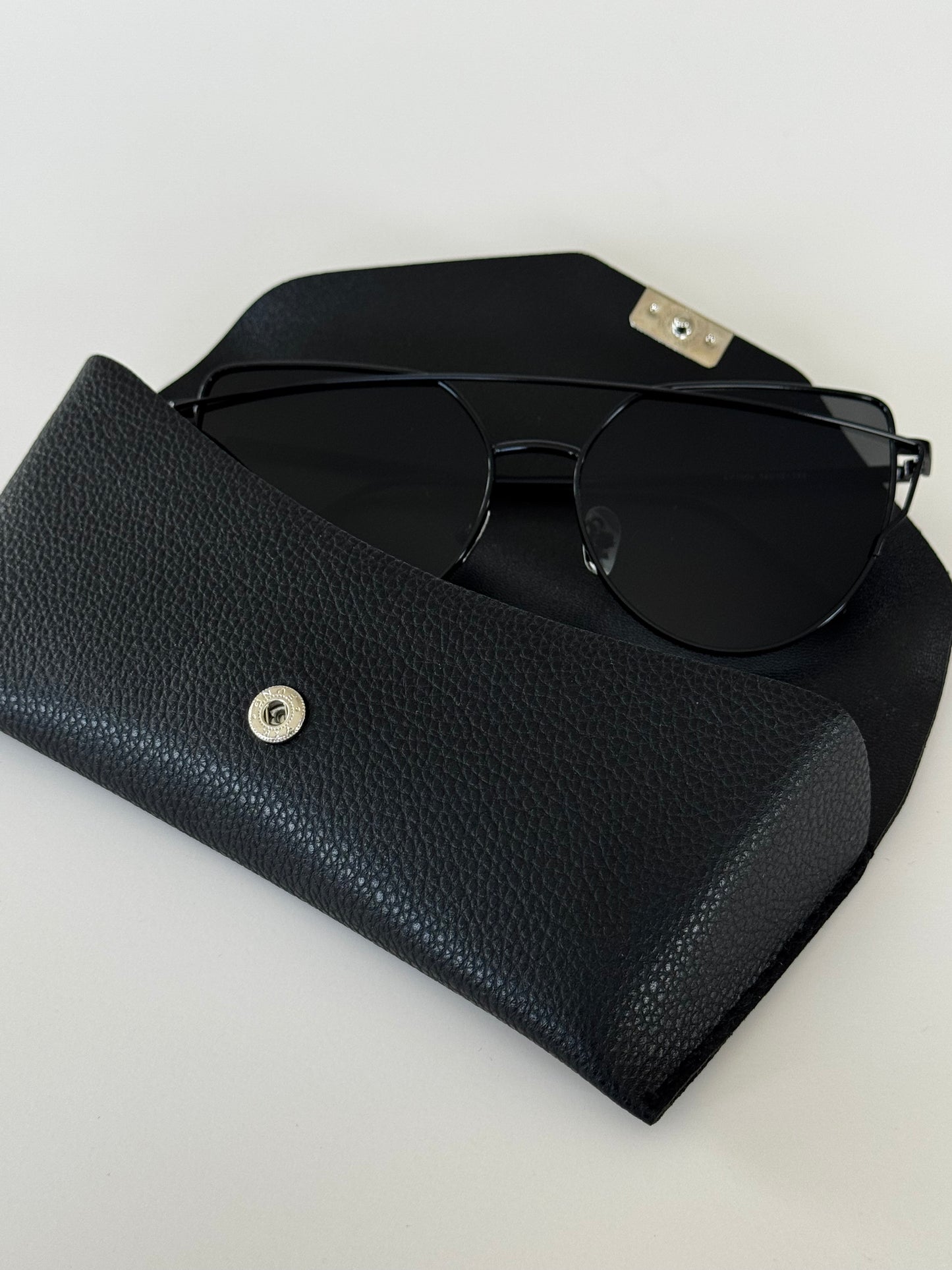 Sunglasses flip cover