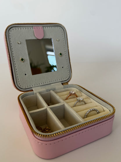 Portable double-layer zipper jewelry box